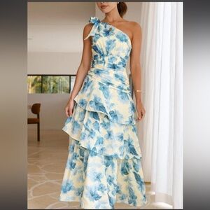 Odilie One Shoulder Maxi Dress
- Yellow/Blue Floral
